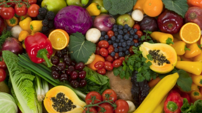 Fructe si legume in culorile curcubeului
